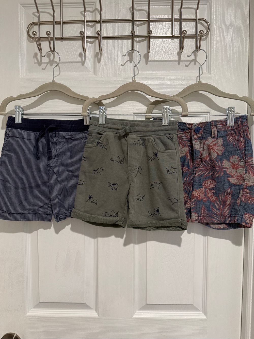 Lot of 3 Gap Toddler Boys Shorts Bundle 2Y 2T Shark Floral Stripes Summer